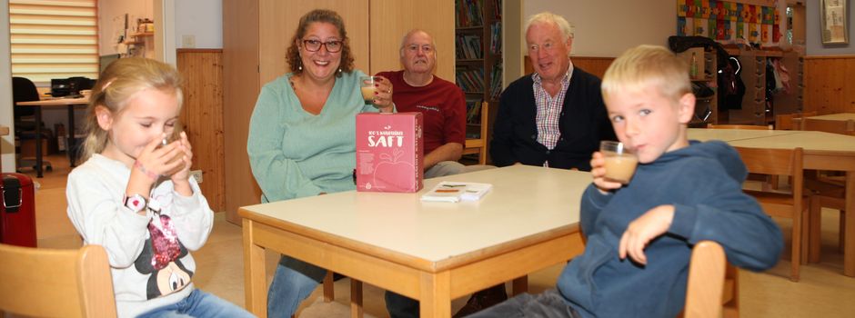 Bürgerverein Niederkassel verschenkt frischen Apfelsaft an Niederkasseler Kitas