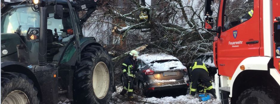Schnee-Chaos: Wiesbadener Feuerwehr im Dauereinsatz
