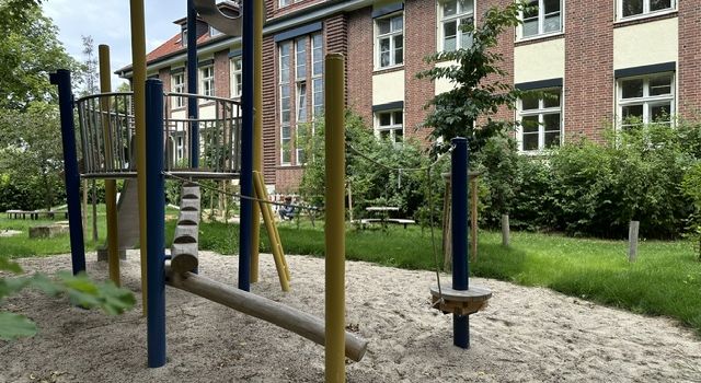 Spielen, Klettern, Matschen – der neue Rathaus-Spielplatz wird eröffnet