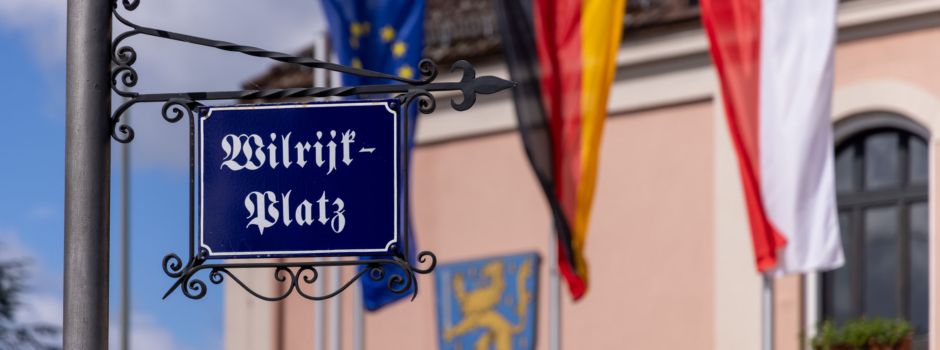 Heute Beflaggung vor dem Rathaus- was bedeutet das?