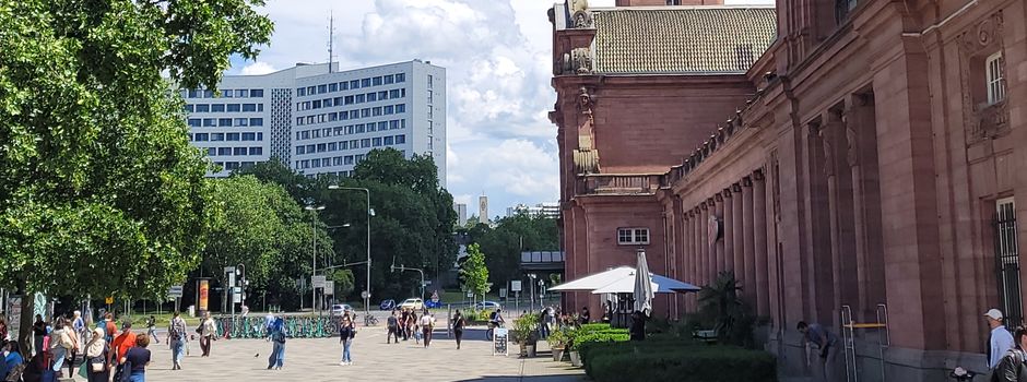 Wiesbaden: 17-Jährige verletzt zwei Polizisten am Hauptbahnhof