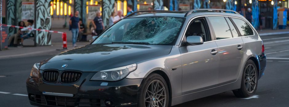 Fußgängerin (21) in Wiesbaden von Auto erfasst – weitere Details bekannt