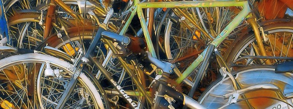 Stadt entsorgt „Schrottfahrräder“ am Hauptbahnhof