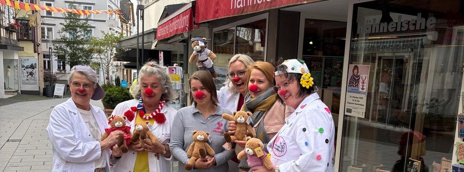 Ehrenamtliche Westerwälder Clowndoktoren stärken Engagement mit Hoffnungsbären