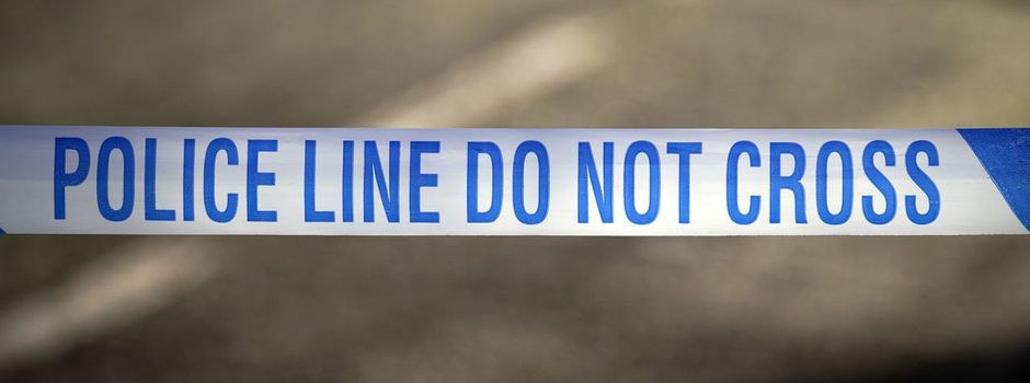 Mehrere Menschen im Zug in England niedergestochen