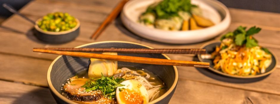 Welcome back! „Essen für uns“ bietet wieder Ramen kitchen im me and all hotel Mainz an