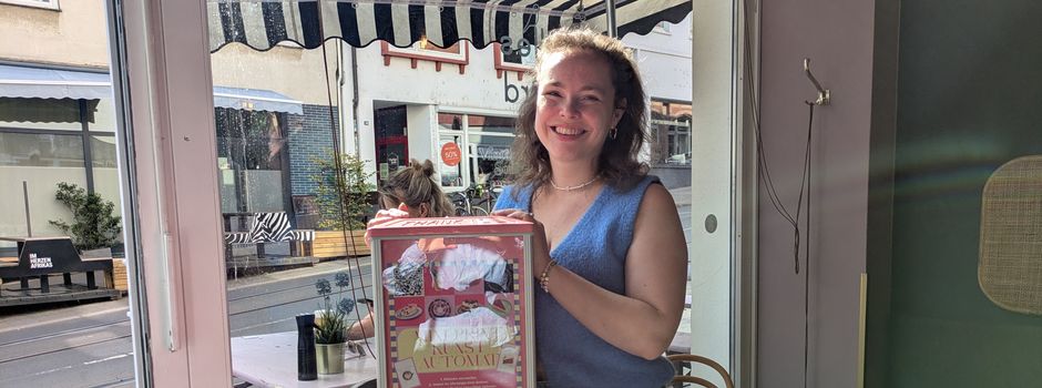 Lokale Kunst zum Ziehen: Martina tourt mit „Rosie“ durch Mainzer Cafés