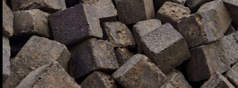 Schlackensteine abzugeben..