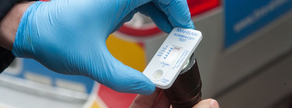 Unter Einfluss von THC einem Streifenwagen die Vorfahrt genommen