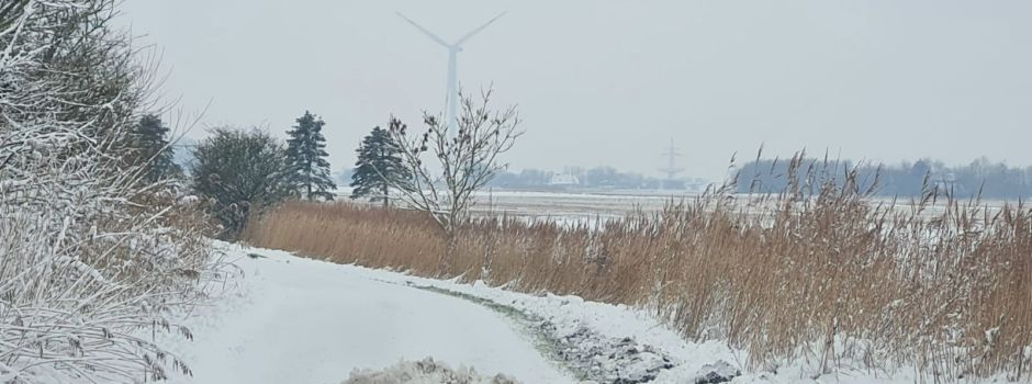Straßen durch Schneeverwehungen nicht befahrbar