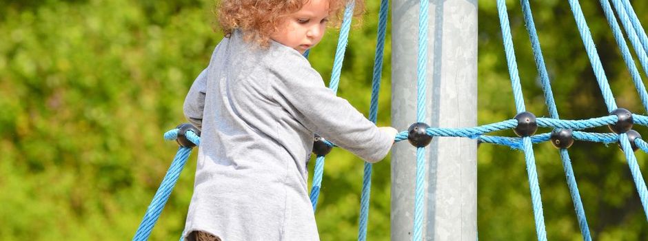 Kita Erlenbrunn: Neuer Kletterturm bringt Spiel und Spaß