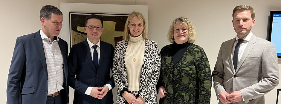 Minister Falko Mohrs in Hannover das Projekt „Alte Schlachterei“ vorgestellt