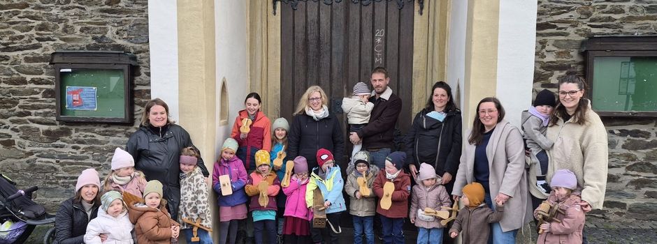 Palmprozession und traditionelles Klappern stimmten auf Ostern ein