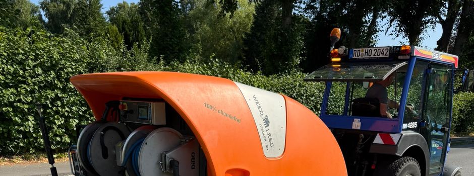 Bauhof Hohn testet umweltfreundliche Unkrautbekämpfung