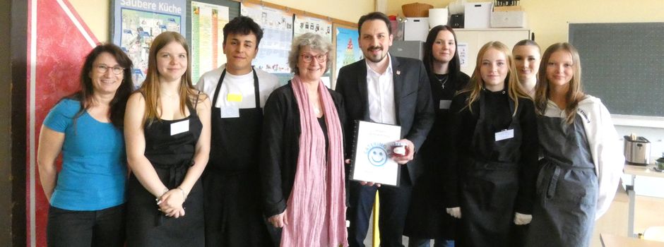 Bürgermeister besucht neues Mittagspausencafé der Gesamtschule