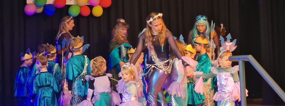 Bunter Reigen bei der Kinder- und Seniorenfasnet