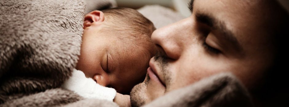 „Basic Bonding - Bindung durch Berührung“ Kurse in Nierstein für Eltern mit Babys bis 4 Monate