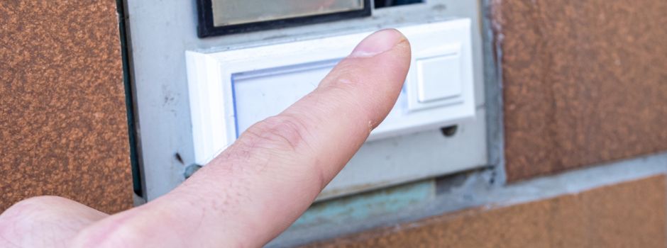 Betrüger stiehlt 86-Jähriger den Schmuckkasten