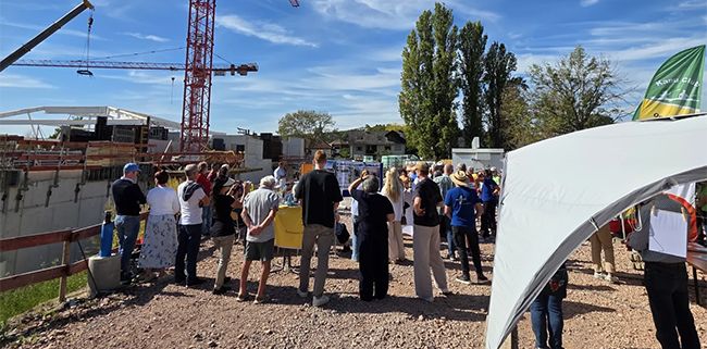 Meilenstein für den Wassersport: Richtfest am neuen Oppenheimer Schwimmbad