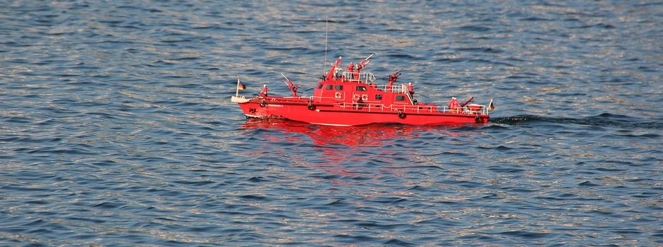 Großes Schiffsmodell-Schaufahren am Eisweiher