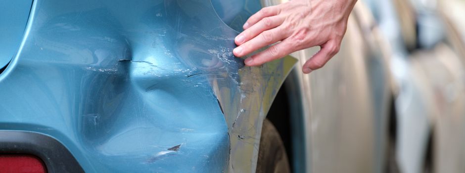 Zeugen zu Unfallflucht gesucht