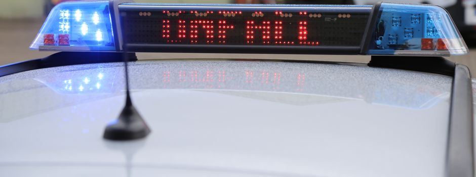 Radfahrer kollidiert mit Auto