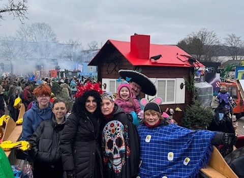 Rathaussturm und Fastnachtsumzüge begeisterten Rehlingen-Siersburg