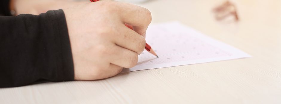 Ärger um Gender-Verbot in Wiesbadener Abiturprüfungen