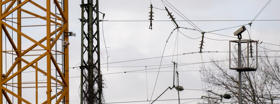 Kran beschädigt Oberleitung: Keine Züge zwischen Mainz und Frankfurt