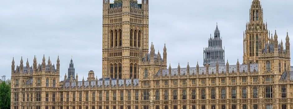 Britisches Parlament genehmigt Ruanda-Abschiebepakt