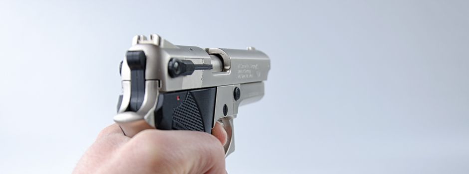 22-Jähriger bedroht Frau in Wiesbaden mit Schusswaffe