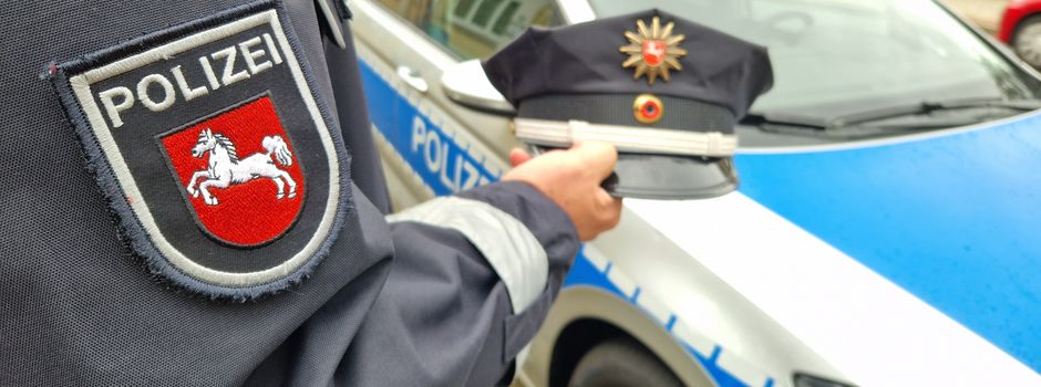 Unbekannte brechen in Geschäft ein