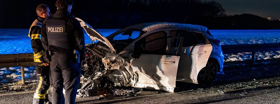 Neun Personen bei Unfall in Wiesbaden beteiligt: Kind schwer verletzt
