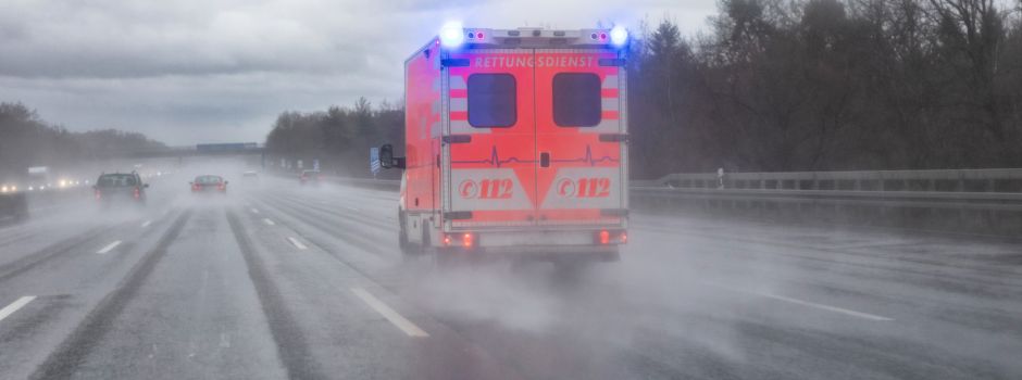 Riskantes Manöver auf A63 bei Alzey: Fahrer flüchtet nach Crash