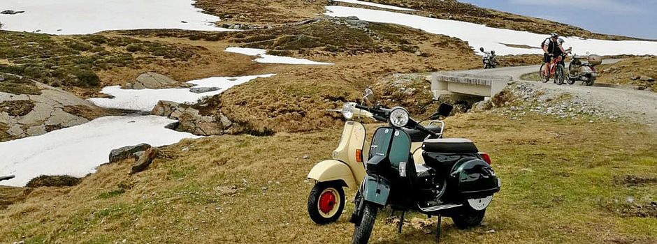 „Blechhalunken“, Vespas und die Alpen