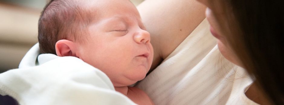 Beim Elterninfotreff „Rund ums Baby“ geht es am 4. November in Nierstein rund ums Familienbett