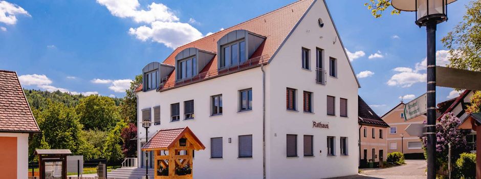 Rathaus Illschwang: Kein Parteiverkehr am Donnerstagnachmittag!