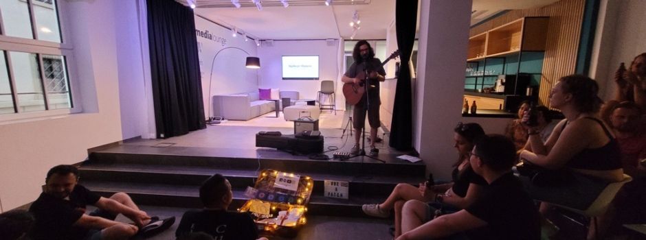 Beste Stimmung und tolle Musik – Das war das Hallo Augsburg Wohnzimmerkonzert