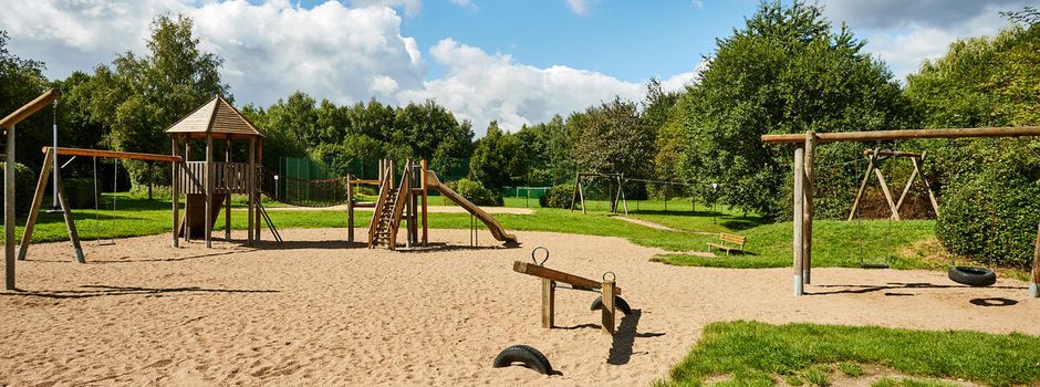 Neue Kleinkinderschaukeln an sechs Standorten in Schwarzenbek 
