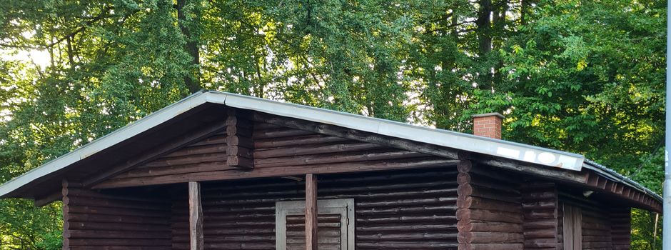 Neuanstrich der Grillhütte in Schmidthahn