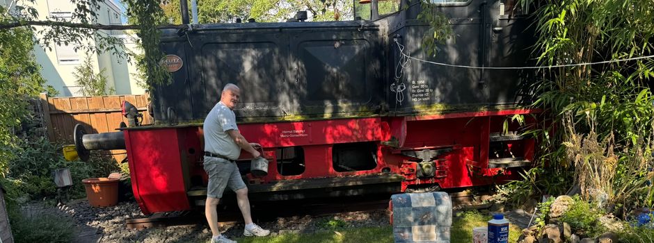 XXL-Umzug: Warum diese Lok aus einem Mainzer Garten gehoben wird