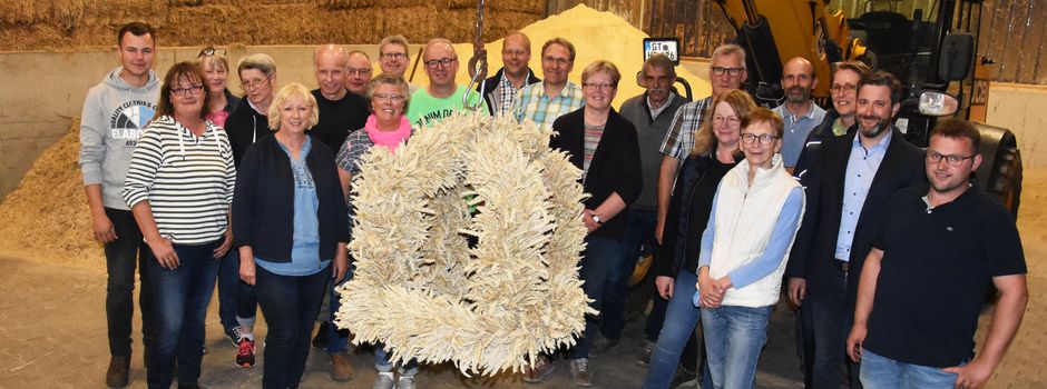 Erntekrone für das Rathaus in Herzebrock-Clarholz