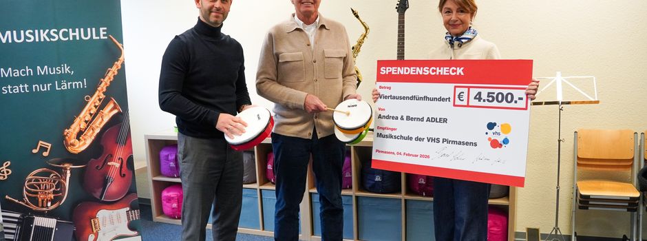 Bernd und Andrea Adler spenden 4 500 Euro an Musikschule der VHS