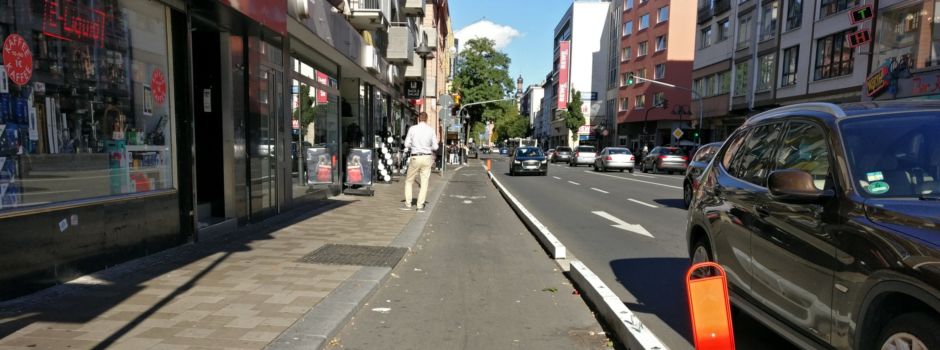 Erwischte Ladendiebe flüchten über Große Bleiche in Mainz