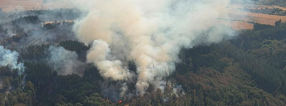 Waldbrand in Mayen-Koblenz: Sieben Verletzte, ein Ort bleibt evakuiert