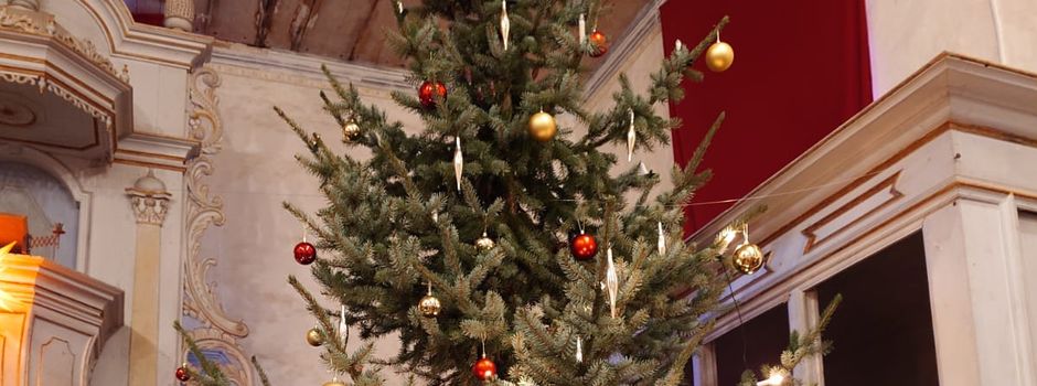 Weihnachtssingen mit Baum wie jedes Jahr