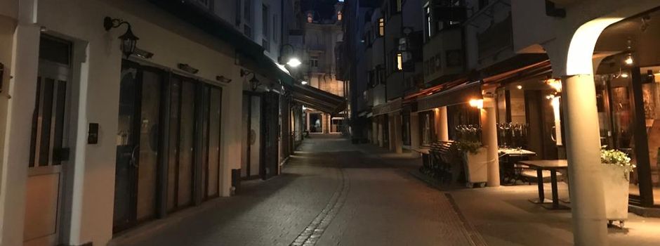 Mann in der Wiesbadener Goldgasse auf Heimweg verprügelt