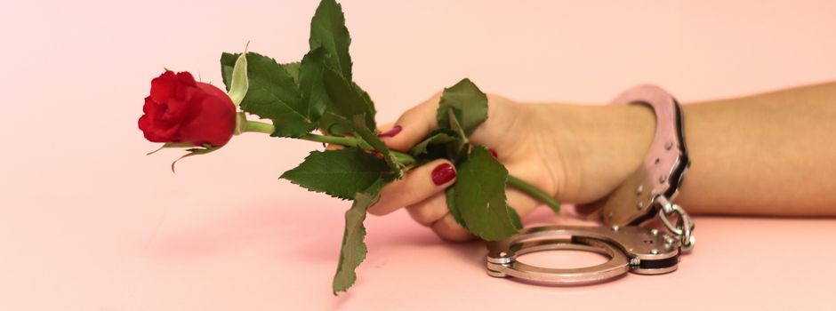 Vorlaute Kinder und pinke Handschellen: Die Jodel der Woche