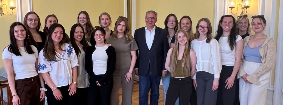 Silber bei WM: Wiesbadener Cheerleader im Rathaus geehrt