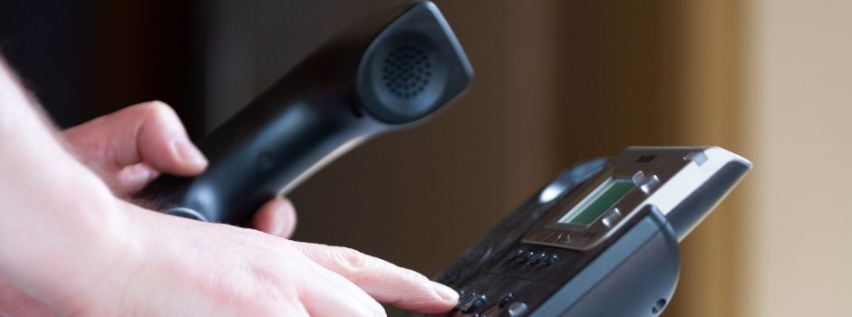 Wiesbadener Gesundheitsamt kann nicht mehr alle Corona-Infizierten anrufen